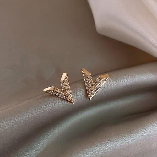 Fashion Geometric Triangle Stud Earrings Shiny Micro Paved Zircon V Shape Earring Gold Silver Color Anti-Allergy Women Jewelry