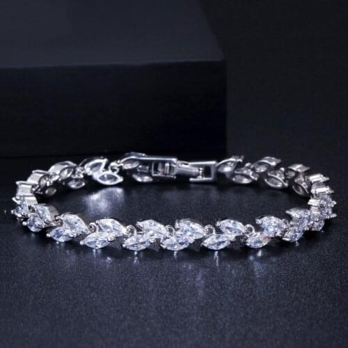 ThreeGraces Jewelry Bracelets With Charms