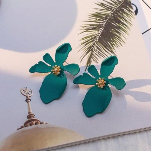 6 Color Ladies Cute Big Flower Stud Earrings For Women Korean Style Female Alloy Spray Paint Large Fancy Earring Party Jewelry