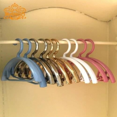 Cosmile Hand-made OB11 1/12 Dollhouse Doll Cloth Accessories Mini-Model Metal Hanger Limited creative new hot badge