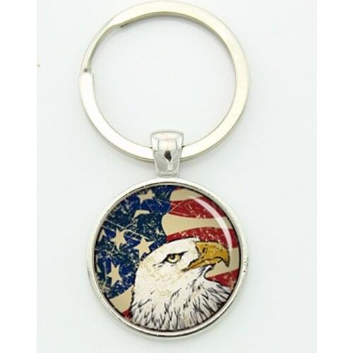 JWEIJIAO Bald eagle keychain exquisite Pop Peace Sign flag pattern antique charm USA flag key chain Custom national symbolic