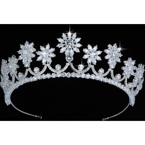 Tiaras and Crown HADIYANA Gorgeous Flower Shape Design Women Wedding Hair Accessories Party Hair Jewelry Zircon BC5628 Corona