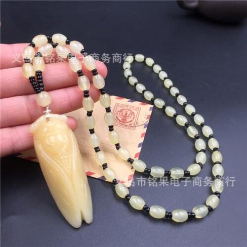 Yellow Carved Cicada Amulet Lucky pendant beads necklace Fashion Jewelry Gift Souvenir