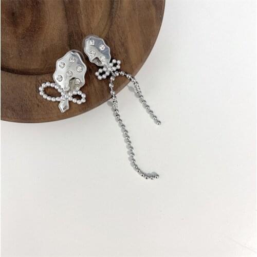 Origin Summer Creative Asymmetry Clouds Simulation Pearl Dangle Earring for Women Long Tassel Round Bead Metal Earring Jewellery