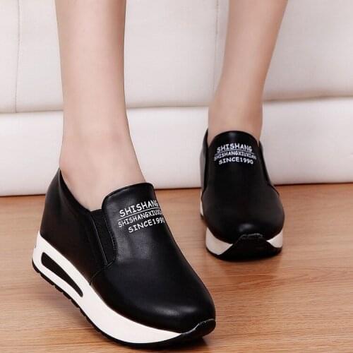 2021 New Autumn Women Creepers Increasing Height Shoes Womens Casual Slip on Moccasins Platform Woman Elastic Band Footwear