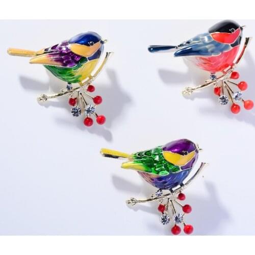 Chinese Style Bird Brooch for Women with Red Pearl Cute Animal Enamel Pins Cheongsam Accessories Brooch Corsage female broche
