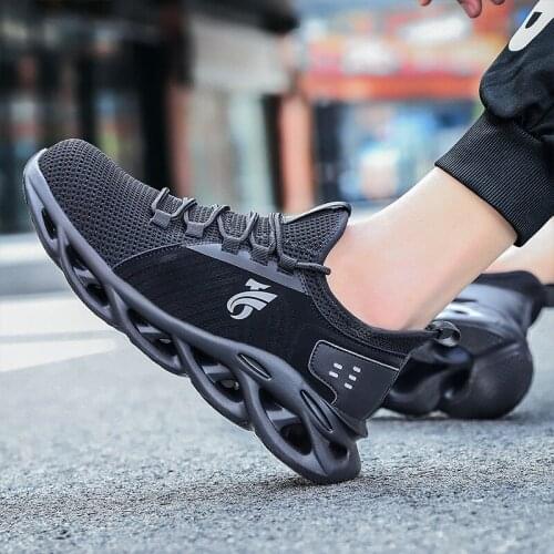 Men Anti-smashing Work Shoes Safety Shoes Fashion Comfortable Indestructible Anti-Puncture Construction Flexibility Soft