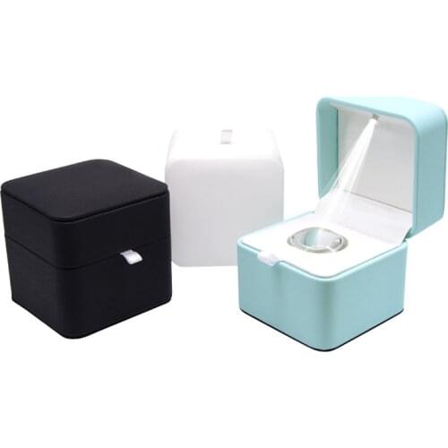 Luxury PU Leather LED Ringht Ring Box Unique Design Magnifying Glass Jewellery Gift Ring Display Packaging Case 2021