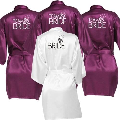Wedding Party BRIDE& TEAM BRIDE Robe With Black White Letters Kimono Satin Pajamas Bridesmaid Robes Hen Party Bathrobe