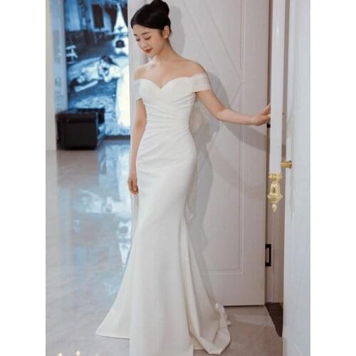 Elegant Simple Sheath Sweetheart Off-Should Satin Vintage Short Sleeve Backless Sweep Train Wedding Gown Wedding Dress Bride