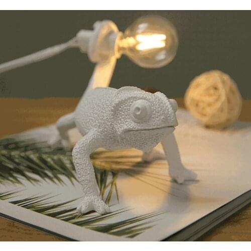 Modern Resin Animal Chameleon Table Lamp Mini Gecko E12 LED Night Light Bedroom Decor Desk Light Creative Lizard Bedside Lamp