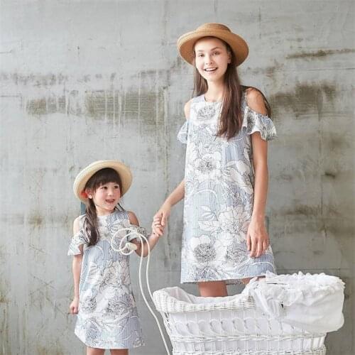 2021 Hot Sale Family Matching Clothes Stripes With Flowers Bare Shoulders Dress Mommy and Me Clothes Mother Daughter Outfits