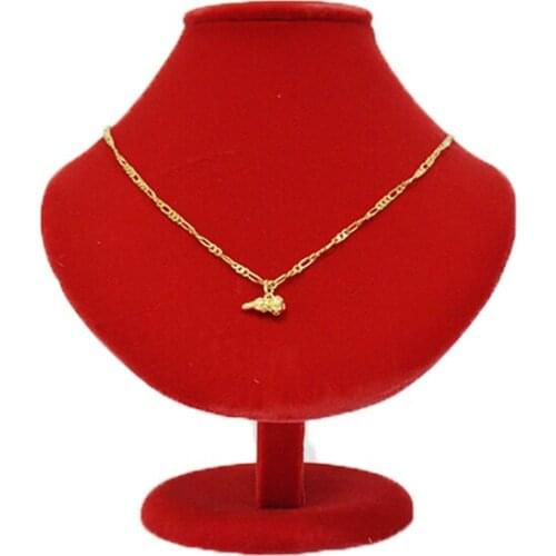 Gold jewelry red flannelette neck portrait 23CM jewelry display necklace wedding metal jewelry middle neck half pendant necklace