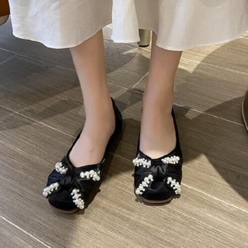 Summer 2021 new womens flat-soled shoes fashion all-match pearl soft-soled non-slip peas shoes