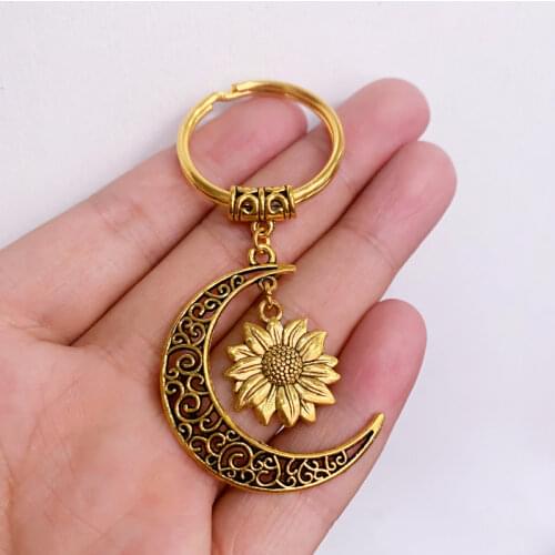 New Fashion Golden Filigree Moon Sunflower Keychain Ladies Bag Keychain Mens Car Keychain Suitable As A Gift for Him/her
