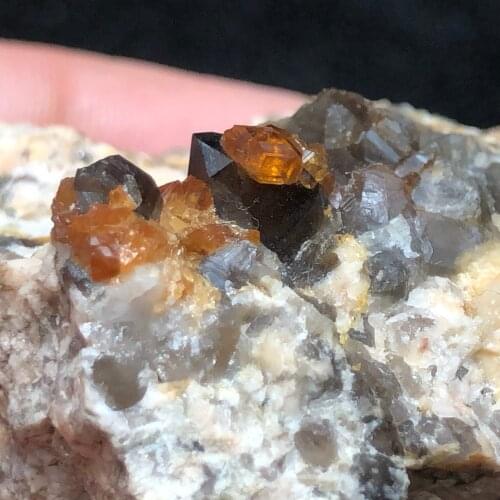 70.2g100% natural garnet mineral specimen stone decoration crystal healing energy geology teaching collection ornaments