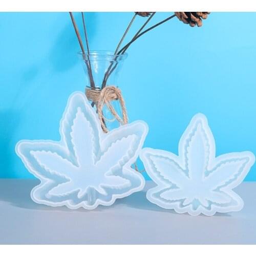 T84A Crystal Epoxy Resin Mold DIY Crafts Maple Leaf Ashtray Casting Silicone Mould