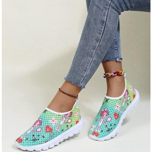 2021 Shoes Fashion Color Matching Mesh Breathable Comfortable Low-heeled Shoes New Fashion Casual Breathable Flat Shoes