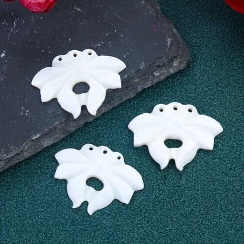 2PCS Natural White Shell Carved Lotus Flower Charms Pendant Shell for Women Jewelry Findings Making Necklace Earring Accessories