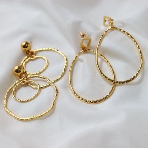 1 pair Fashon Golden Geometric big earrings for women Simple gold color circle Stud earring Female wedding party accessories