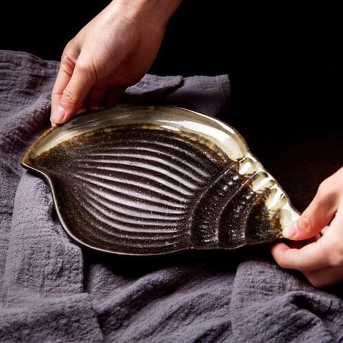 Personalized Japanese glaze restaurant ceramic tableware snail snack fruit plate household shell sushi dish tea tray