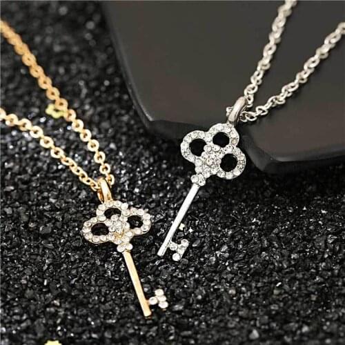 Fashion Creative Key Pendant Necklace For Women Charming Ladies Wedding Zircon Gold Clavicle Chain Romantic Party Jewelry Gift