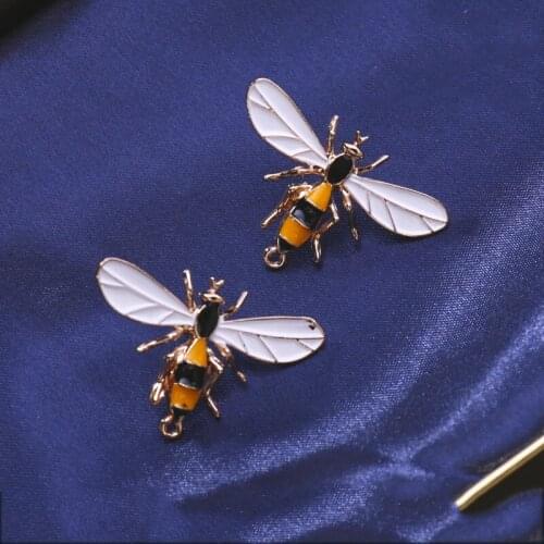 2 PCS High Quality Small Bees Insect Brooch Metal Enamel Shirt Blouse Collar Pin Buckle Unisex Sweater Hat Bag Shoes Accessories
