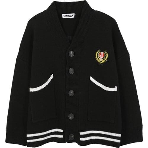 Winter Thick Japanese Style High School Designer Oversized Harajuku Men Clothing Streetwear Mens Clothes Sweater Fashion New