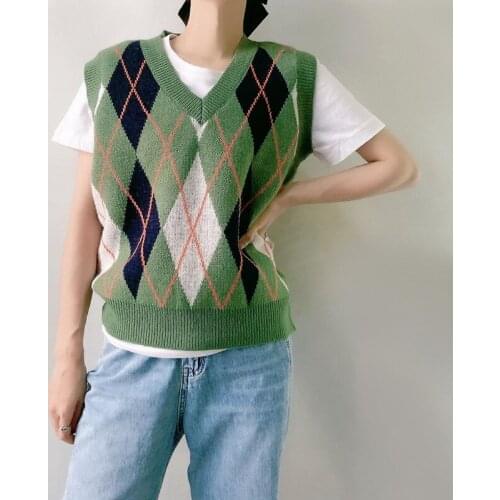 2021 Women College Style V Neck Sweater Vest Classic Sleeveless Argyle Printed Loose Knit Tank Tops for Vacation Dating Street