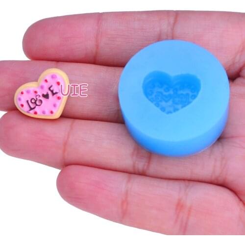 GYL337U 16.8mm X 12.0mm Heart-shaped Cake Silicone Mold Fondant Cake Decoration Candy Resin Clay Earrings Necklace Craft Soap