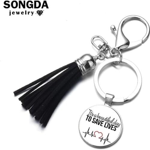 SONGDA Nurse Call The Shots Badge Tassel Keychain Ring Best Nurse Day Key Holder Medical School Graduation Gift Creative Trinket