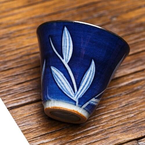 4 Style Hand-painted Underglaze Ceramic TeaCups Jingdezhen Ice Cracked Ceramic Small Personal Master Cup Kung Fu Tea Set Chawan