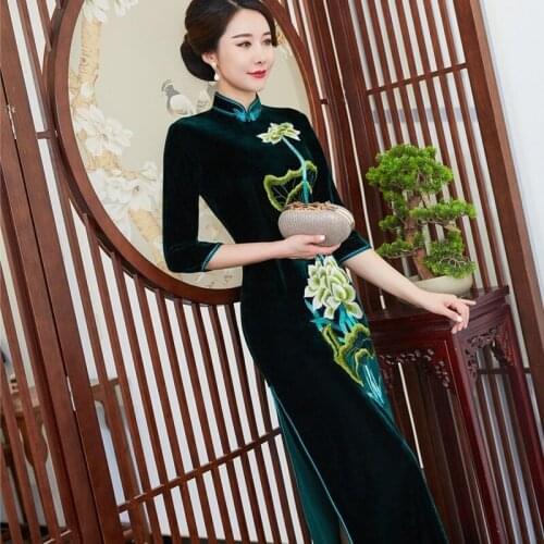 Autumn and winter retro Chinese style heavy industry embroidery golden velvet improved cheongsam dress high-end embroidered