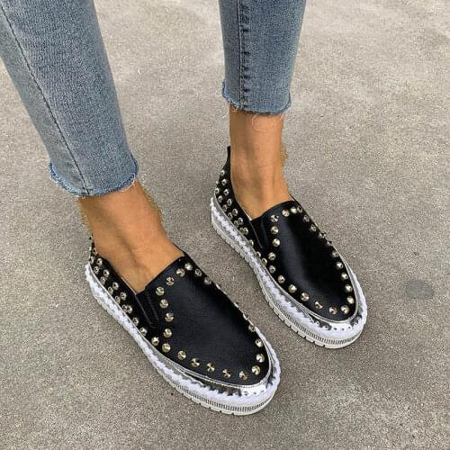 Rivet Rhinestone Shallow platform Women Single Shoes Loafers Fall 2021 New Fashion Casual Flat Lazy Shoes Vulcanized Shoes Women