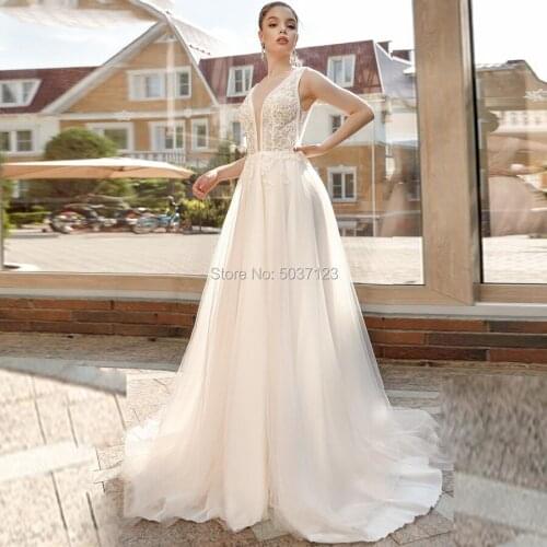 Tulle Wedding Dresses Deep V Neck Sleeveless Lace Aplliques Court Train Bridal Wedding Gowns Custom Made Vestido De Noiva