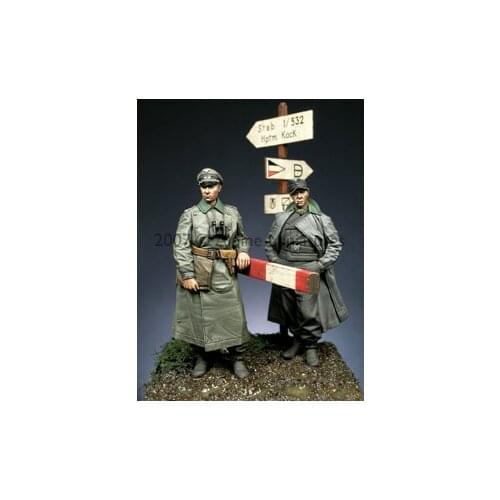German Resin Soldiers of World War II German Officer Two-Person Kit Model 1：35