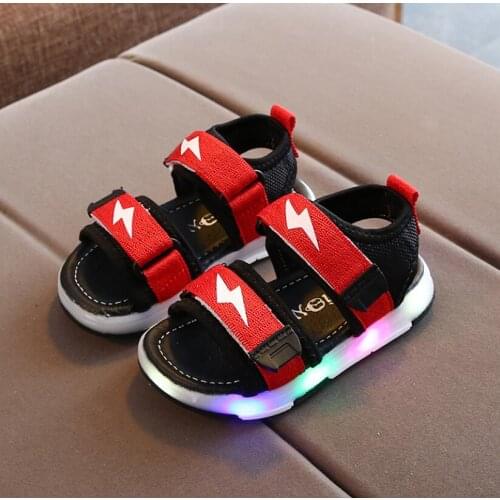 Childrens Glowing Sandals Illuminate Childrens Summer Shoes Glowing Boys and Girls Sports Sandals Glittering Soft Beach Shoes