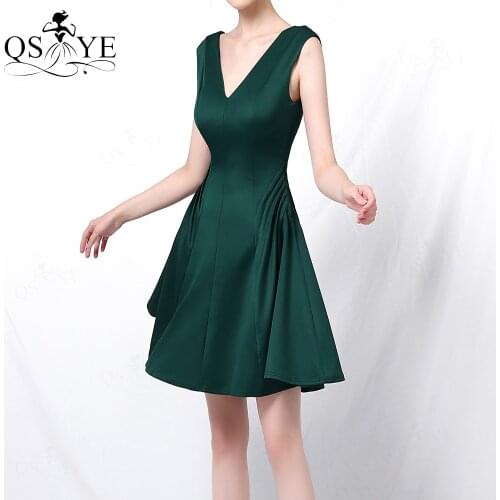 Simple Emerald Short Prom Dresses 2021 Unique Cutting Evening Dress A Line Party Gown Satin Girl Prom Gown V Neck Drop Waistline