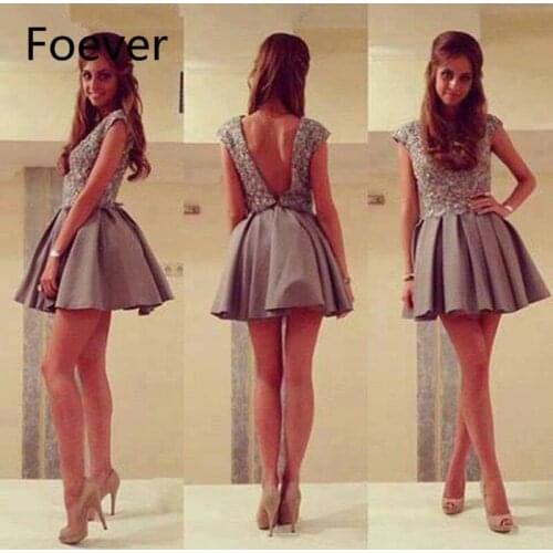 Sexy Knee Short Prom Dresses 2019 Crew Neck Lace Top Backless Party Gowns