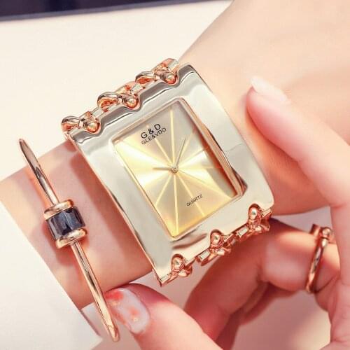 G&D 2021 New Casual Fashion Womens Bracelet Watch Three Chain Quartz Watch Gift Watch Free Shipping
