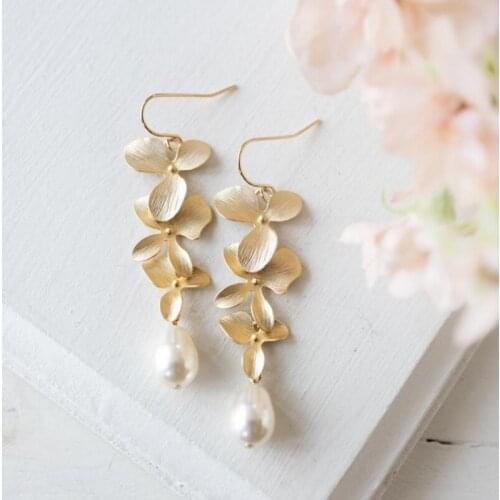 2021 New Long Tassel Rose Flower Petals Dangle Earrings Women Fashion Exaggerated Pearl Zircon Drop Earrings Jewelry