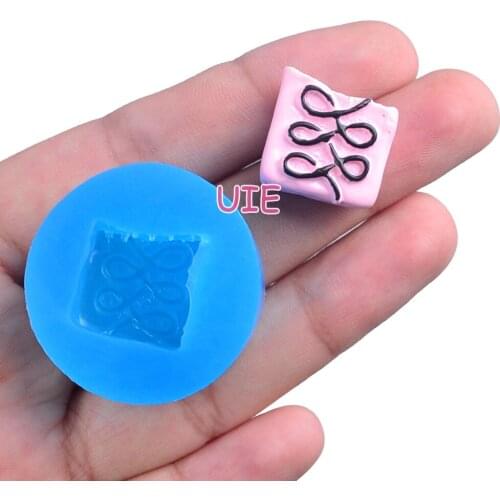 GYL413U 15.7mm Garland Cake Silicone Mold Fondant Cake Decoration Candy Resin Clay Earrings Necklace Craft Soap Candle