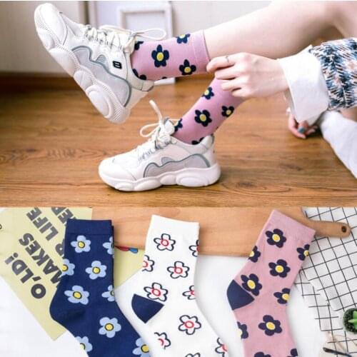 Yishine 10 Pairs High Quality Korea Style New Casual Women Fashion Autumn Winter Socks Cute Flowers Cotton Socks