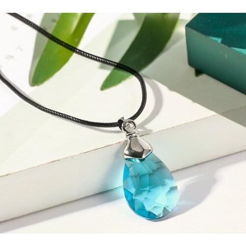 Hot Anime Sword Art Online suspension Necklace Yuis Heart Blue Crystal Pendant Cosplay Accessories women necklaces Jewelry
