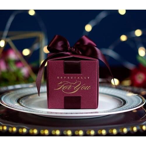 Upscale Wedding Favors Candy Box Baby Souvenirs Gift Box with Ribbon Chocolate Paper Box Beautiful Gift Box for Wedding