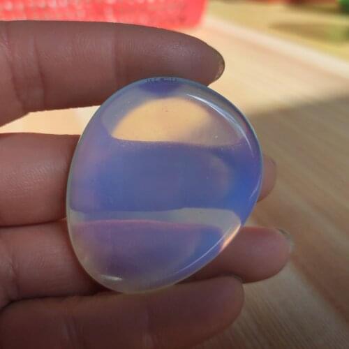 1pcs Oval Shaped Gem Massaging Stone Crystal Quartz Healing Reiki Clam Fish Tank Decoration