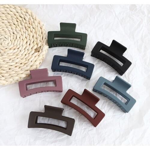 2021 New Korea Style Simple Elegant Hair Claw Frosted Large Disc Hair Grab Geometry Hairpin for Women Fashion Hair Accessories