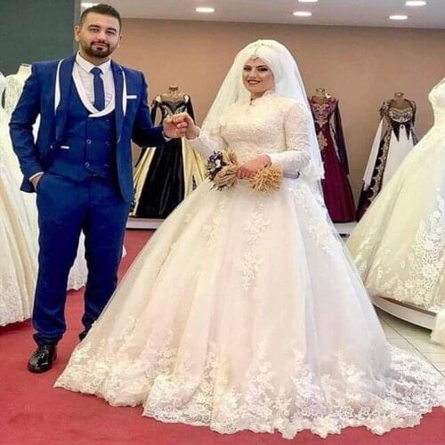 Vintage Muslim Wedding Dresses High Neck Lace applique Long Sleeve Arabic Wedding Gowns Middle East Hijab Wedding Dress 2021