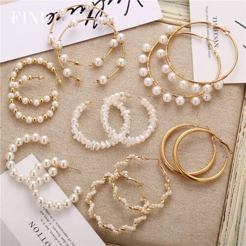 Fashion Twisted Geometric Pearl Hoop Earrings Aretes Gold Color Metal Round Circle Earrings Women Hoops Jewelry