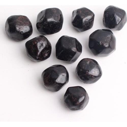 1PC 15-30g Natural Polished Red Wine Garnet Stone Tumbled Crystal Mineral Quartz Rock Specimen Healing